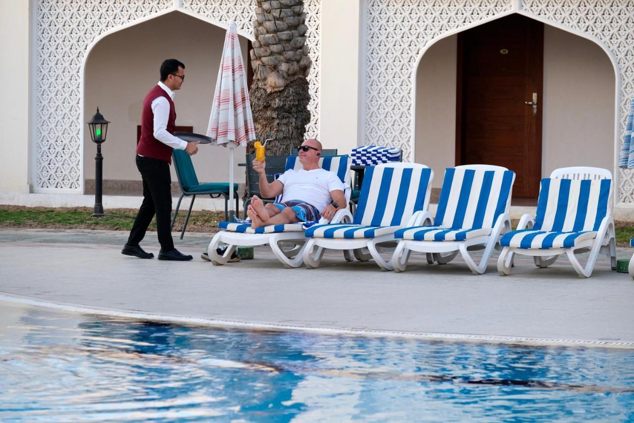 Falaj Daris Hotel Низва Екстериор снимка