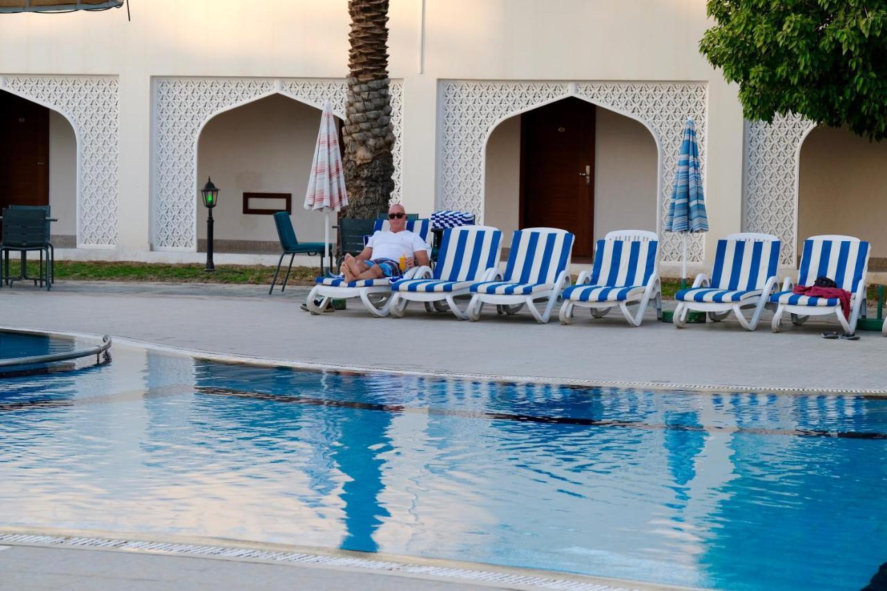 Falaj Daris Hotel Низва Екстериор снимка