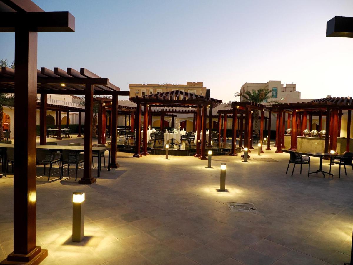 Falaj Daris Hotel Низва Екстериор снимка