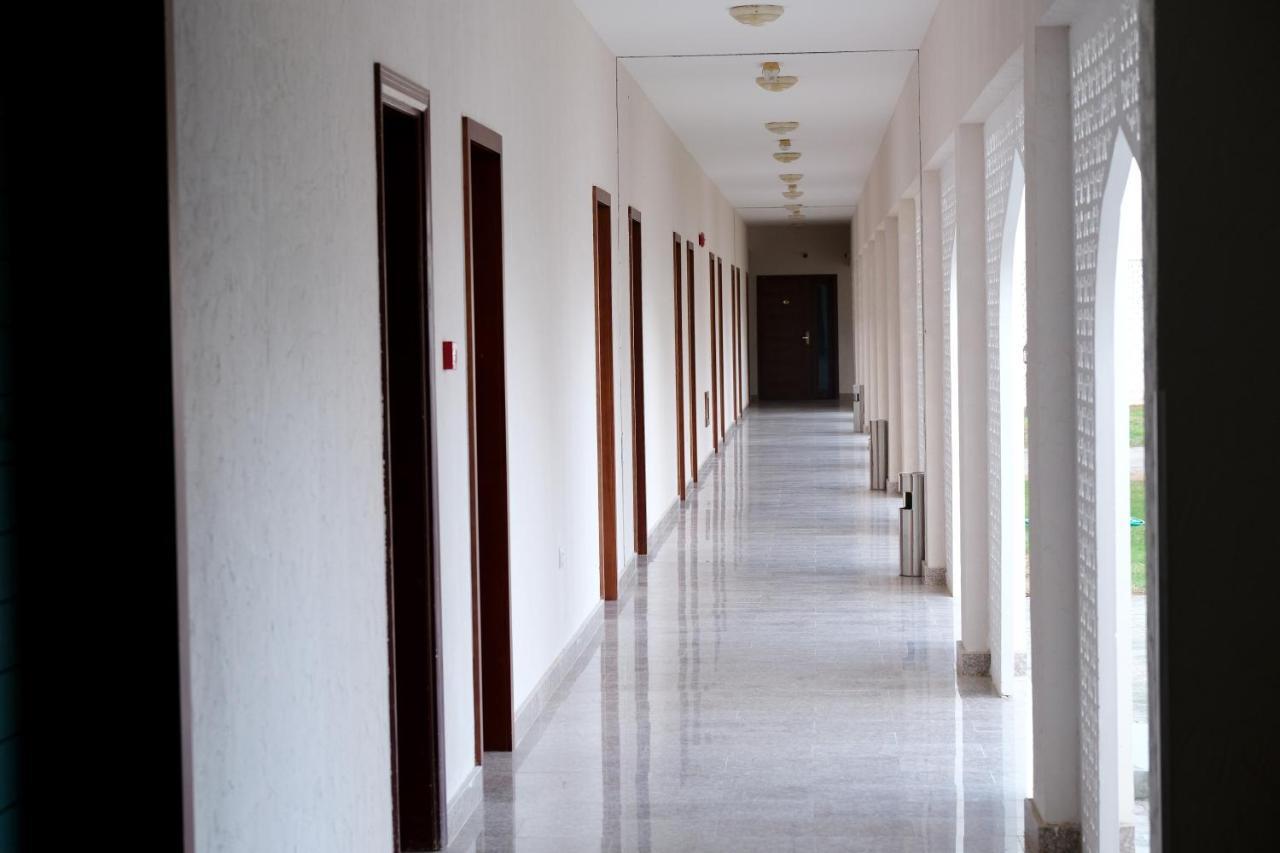 Falaj Daris Hotel Низва Екстериор снимка