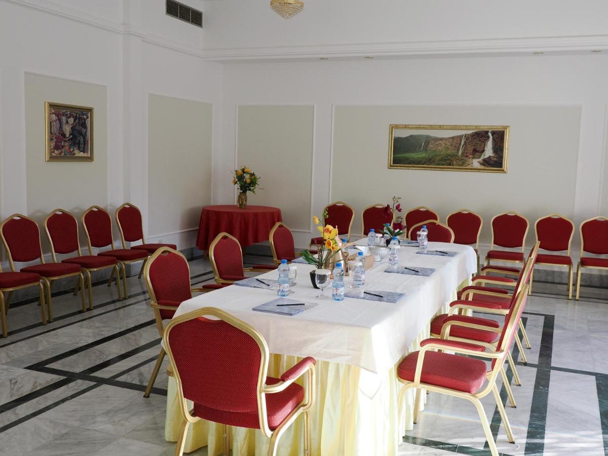 Falaj Daris Hotel Низва Екстериор снимка