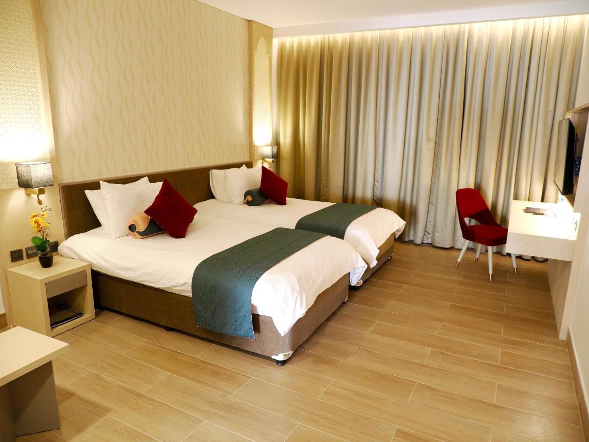 Falaj Daris Hotel Низва Екстериор снимка