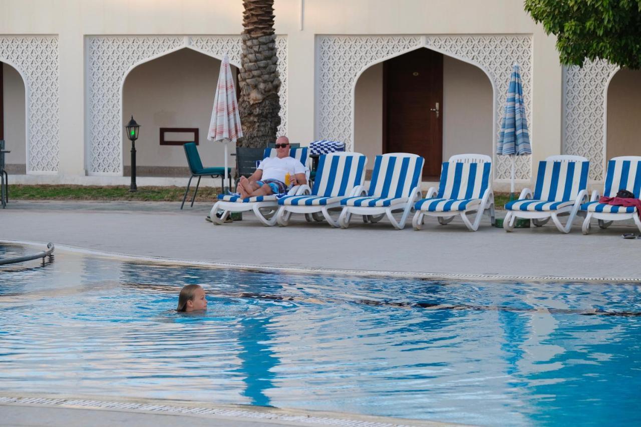 Falaj Daris Hotel Низва Екстериор снимка